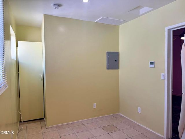 15744 Saticoy Street, Los Angeles, CA 91406