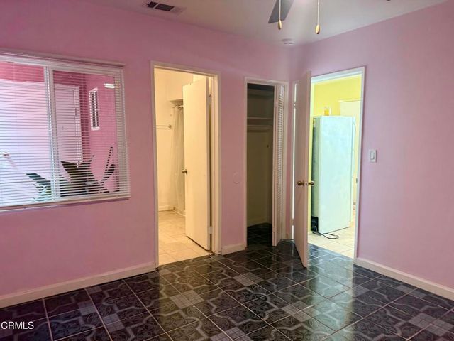 15744 Saticoy Street, Los Angeles, CA 91406