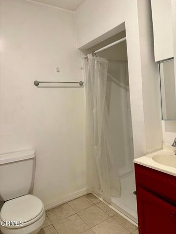 15744 Saticoy Street, Los Angeles, CA 91406
