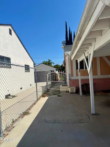 15744 Saticoy Street, Los Angeles, CA 91406