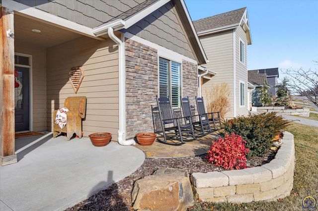 415 North Daylily Dr, Lawrence, KS 66049