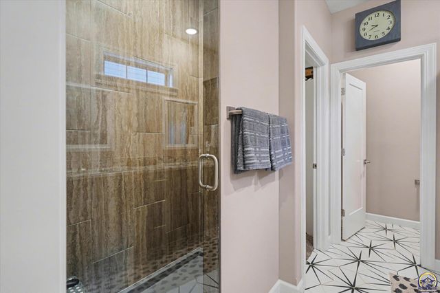 415 North Daylily Dr, Lawrence, KS 66049