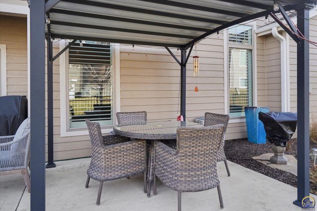 415 North Daylily Dr, Lawrence, KS 66049