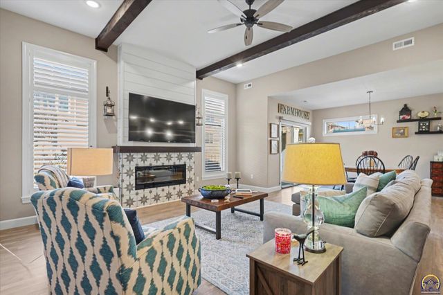 415 North Daylily Dr, Lawrence, KS 66049