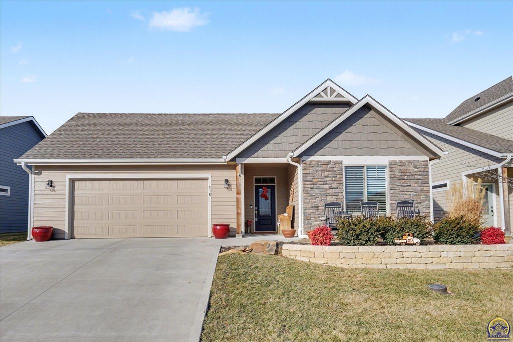 415 North Daylily Dr, Lawrence, KS 66049