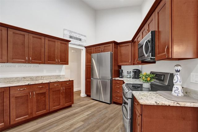 5832 SW 88th Ter, Cooper City, FL 33328