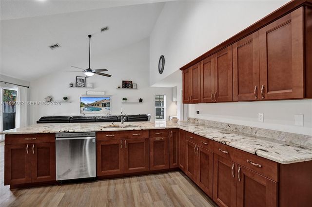 5832 SW 88th Ter, Cooper City, FL 33328