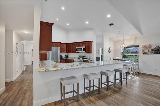 5832 SW 88th Ter, Cooper City, FL 33328