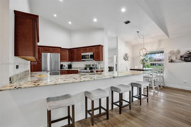 5832 SW 88th Ter, Cooper City, FL 33328