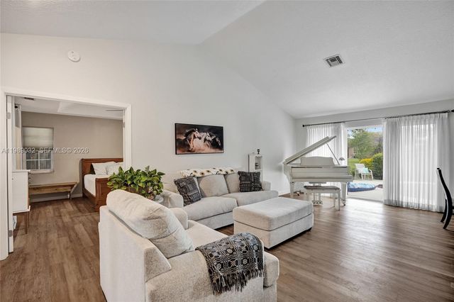 5832 SW 88th Ter, Cooper City, FL 33328