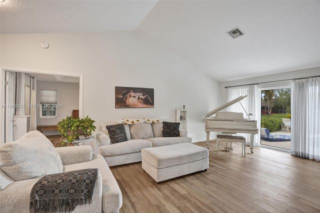 5832 SW 88th Ter, Cooper City, FL 33328