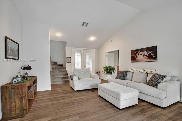 5832 SW 88th Ter, Cooper City, FL 33328