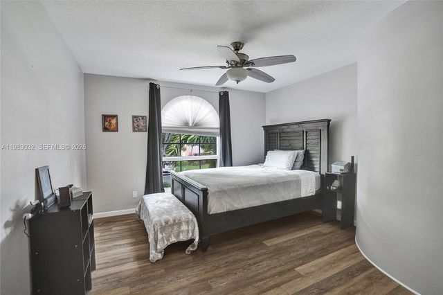 5832 SW 88th Ter, Cooper City, FL 33328