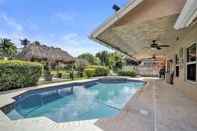 5832 SW 88th Ter, Cooper City, FL 33328