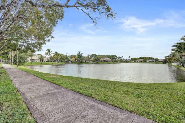 5832 SW 88th Ter, Cooper City, FL 33328