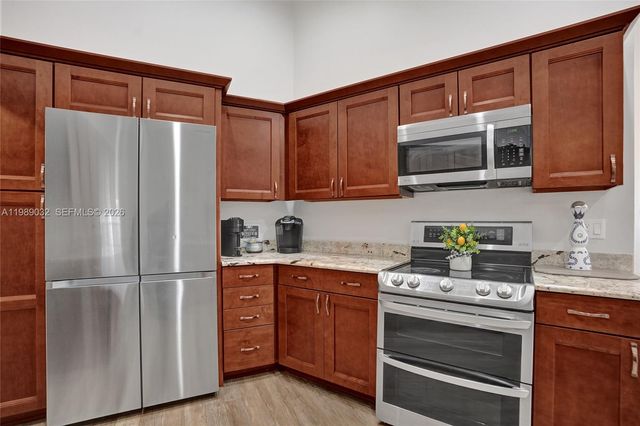 5832 SW 88th Ter, Cooper City, FL 33328