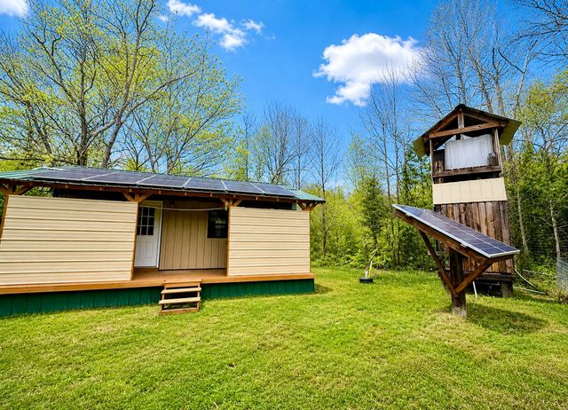 2071 Deer Creek Rd, Linden, TN 37096
