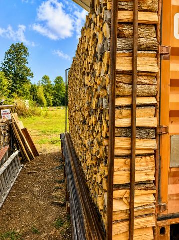 2071 Deer Creek Rd, Linden, TN 37096