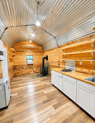 2071 Deer Creek Rd, Linden, TN 37096