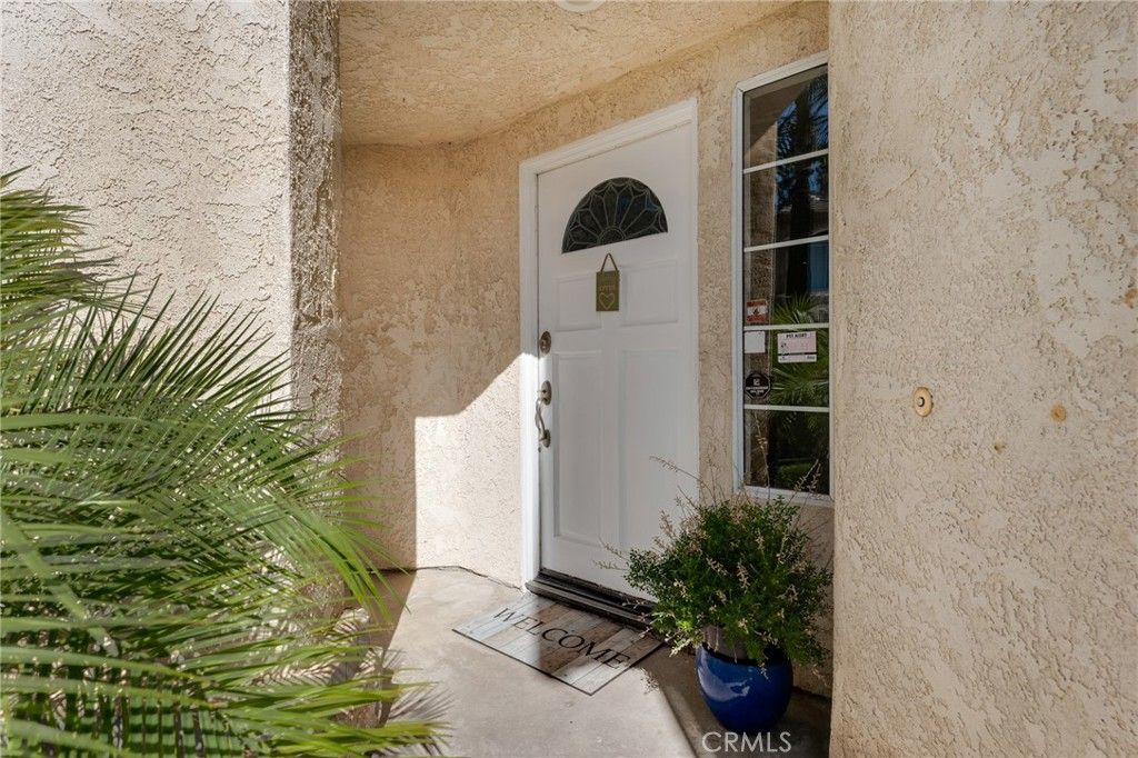 Image 10 of property listing at 5009 Blackpool Avenue, Oak Park, CA 91377