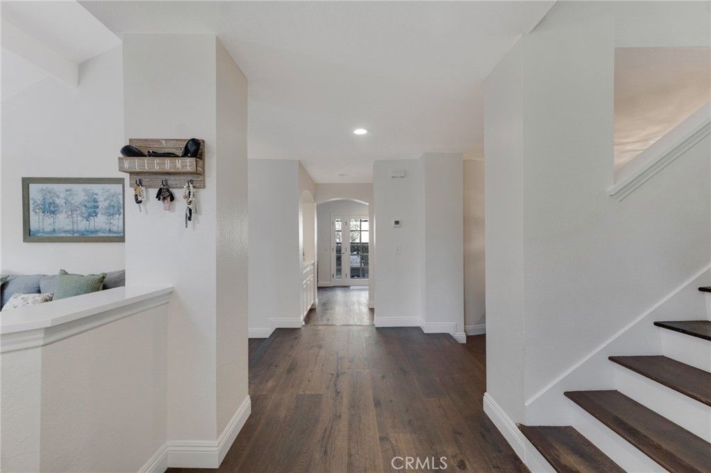 Image 16 of property listing at 5009 Blackpool Avenue, Oak Park, CA 91377