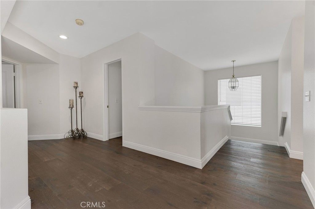 Image 30 of property listing at 5009 Blackpool Avenue, Oak Park, CA 91377