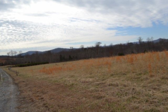 127 Rushing Springs Rd, Monterey, TN 38574