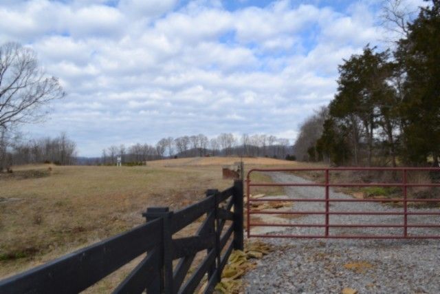 127 Rushing Springs Rd, Monterey, TN 38574