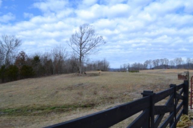 127 Rushing Springs Rd, Monterey, TN 38574