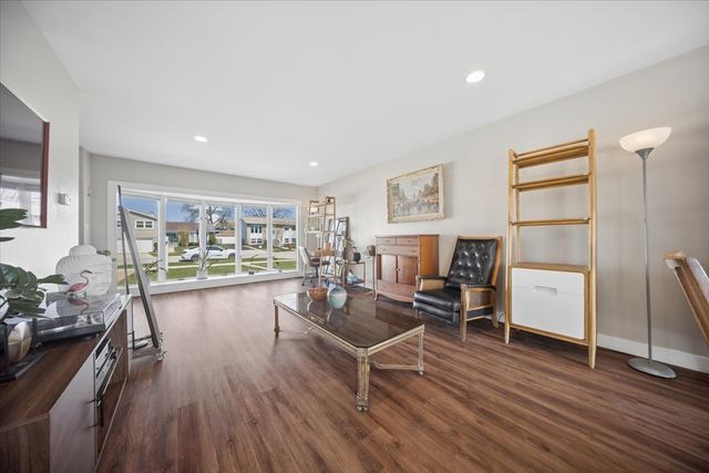 703 Westmere Road, Des Plaines, IL 60016