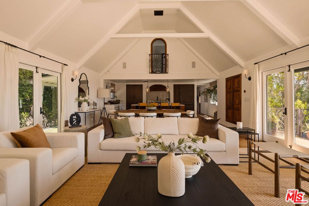 8148 Mannix Drive, Los Angeles, CA 90046 — photo 3