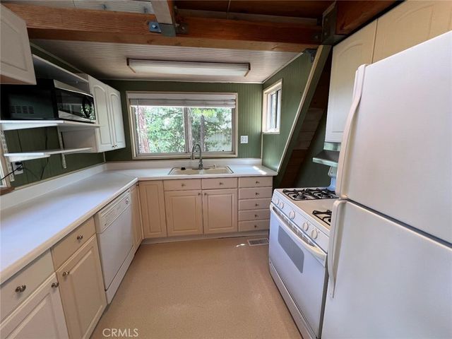 27874 Matterhorn Drive, Lake Arrowhead, CA 92352