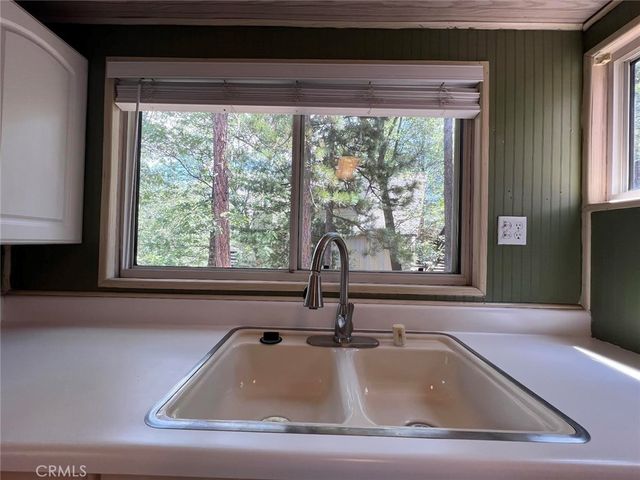 27874 Matterhorn Drive, Lake Arrowhead, CA 92352