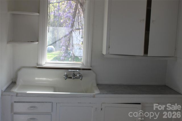 2210 N Cannon Boulevard, Kannapolis, NC 28083