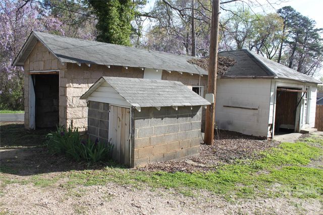 2210 N Cannon Boulevard, Kannapolis, NC 28083