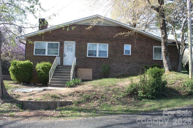 2210 N Cannon Boulevard, Kannapolis, NC 28083