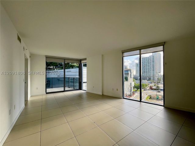 31 SE 6th St 1101, Miami, FL 33131