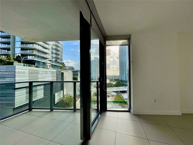 31 SE 6th St 1101, Miami, FL 33131