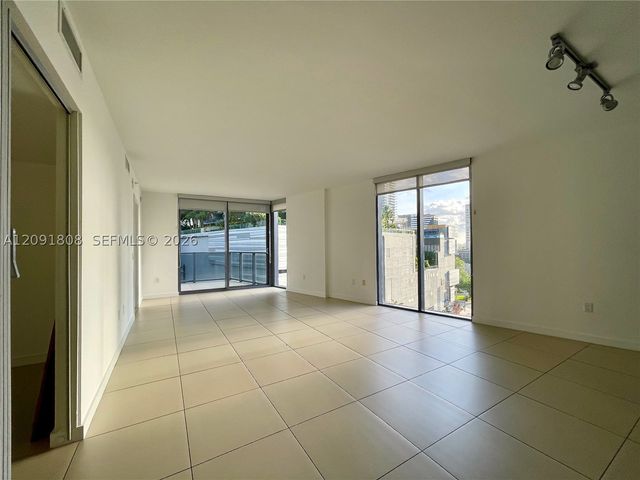 31 SE 6th St 1101, Miami, FL 33131