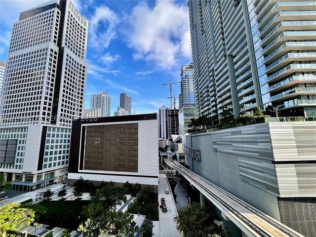 31 SE 6th St 1101, Miami, FL 33131