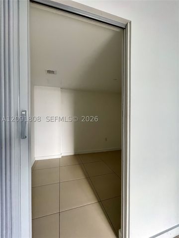 31 SE 6th St 1101, Miami, FL 33131