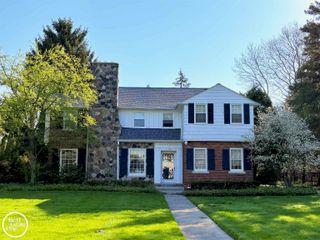 1150 Buckingham Drive, Grosse Pointe Park, MI 48230
