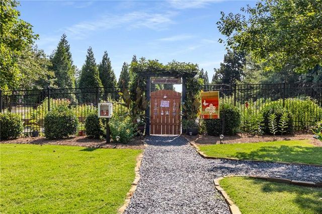 3766 Cresswind Parkway SW, Gainesville, GA 30504