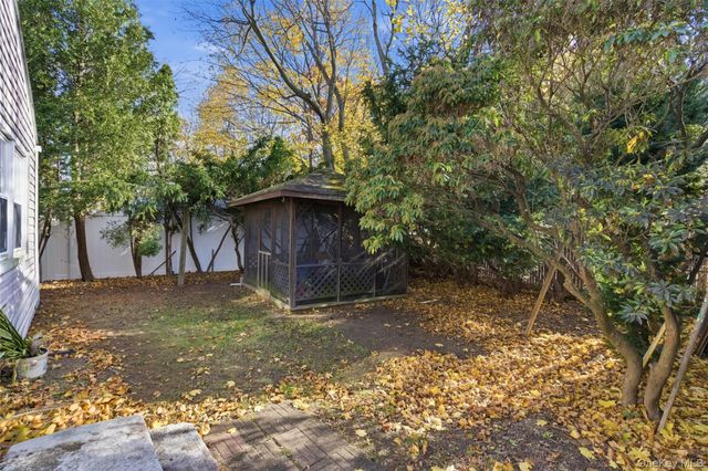 107 E 13th Street, Huntington Station, NY 11746