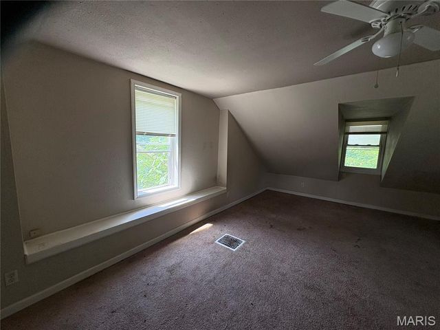 905 W D Street, Belleville, IL 62220