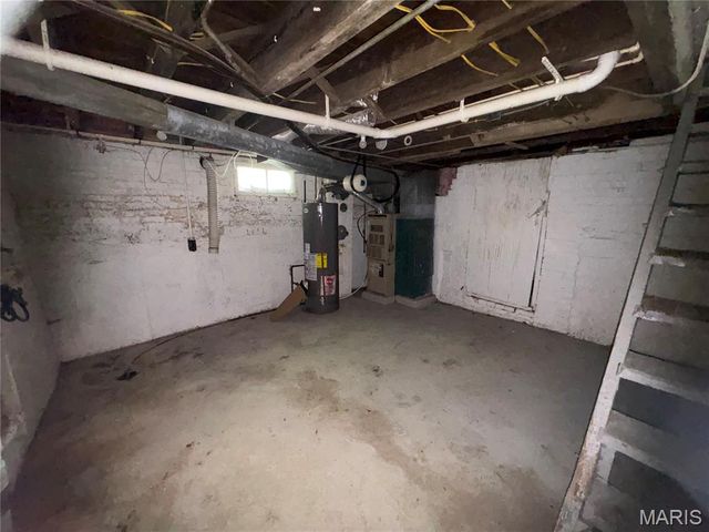 905 W D Street, Belleville, IL 62220