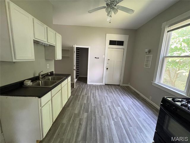 905 W D Street, Belleville, IL 62220