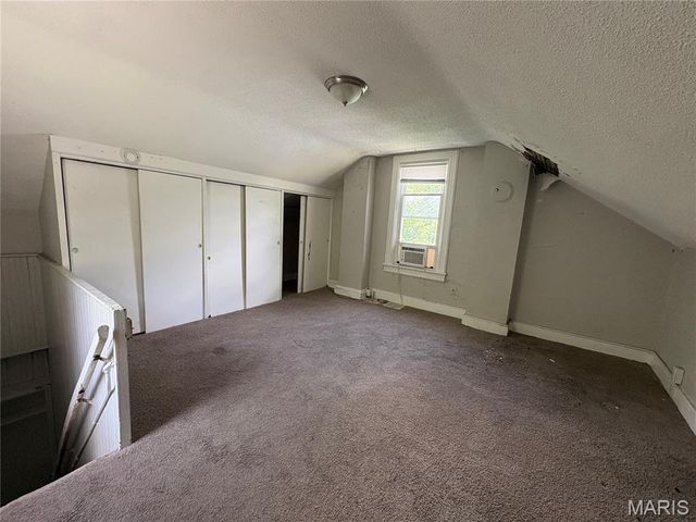 905 W D Street, Belleville, IL 62220