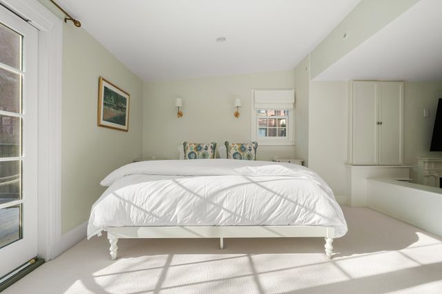 3 Mt Vernon Sq 2, Boston, MA 02108