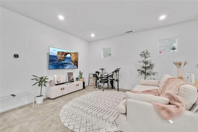 16054 Holstein, Chino, CA 91708